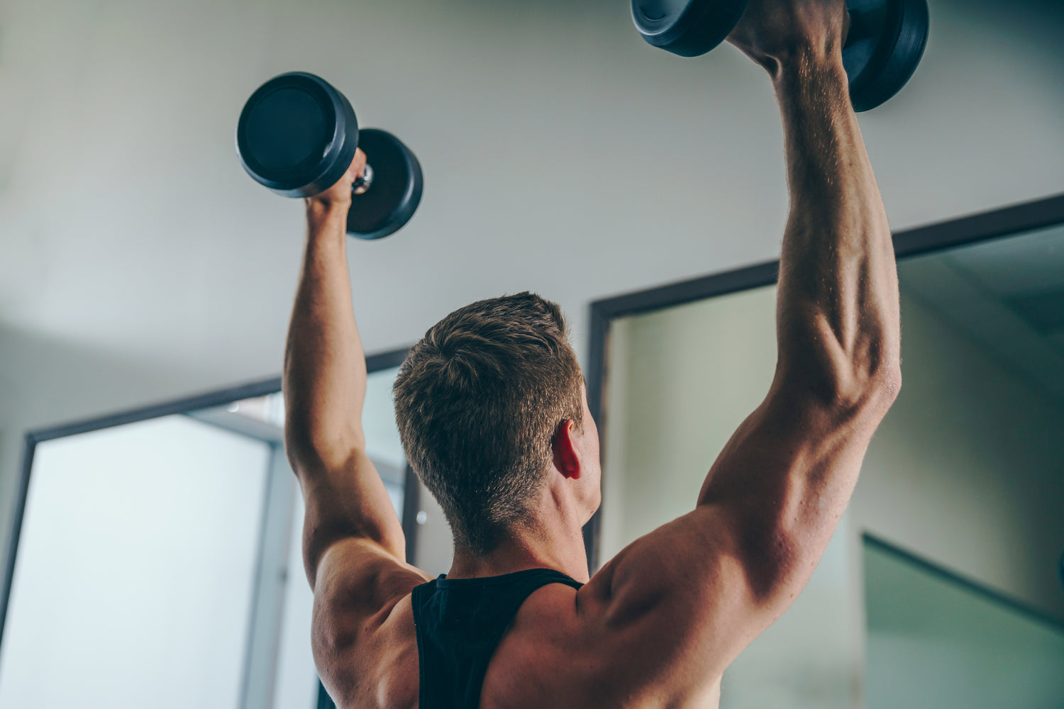 Sportif en train de s'entraîner