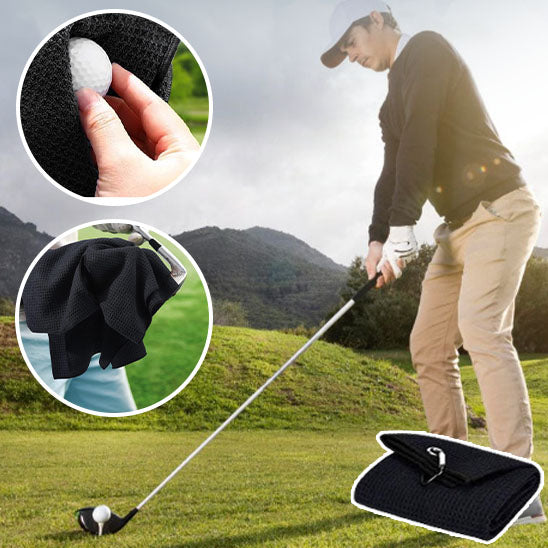 Serviette de golf présentée sur le parcours