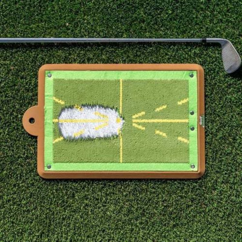 Tapis de practice avec un club de golf